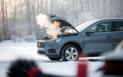 Préparer sa voiture pour l'hiver : au-delà des pneus neige